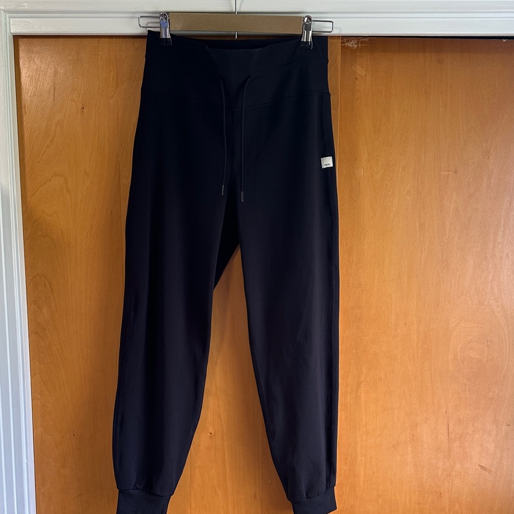 Vuori Black Joggers